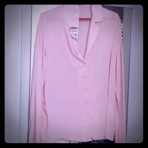 Button-up, soft pink flowy shirt! EUR L